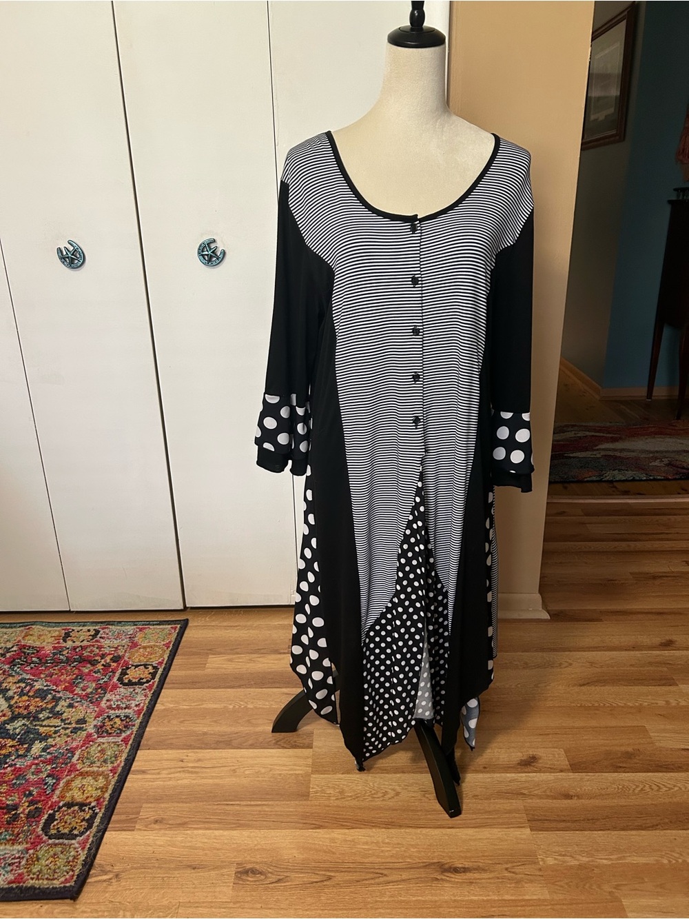 Black & White Mixed-Print Button Front Dress/Tunic